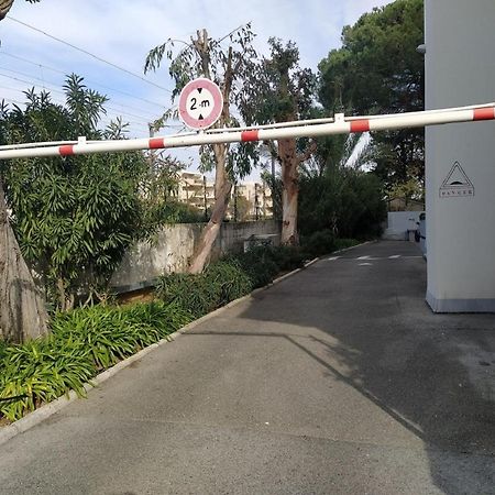 Grand Studio Neuf Face Port Et Plage, Parking Prive جولْف جو المظهر الخارجي الصورة